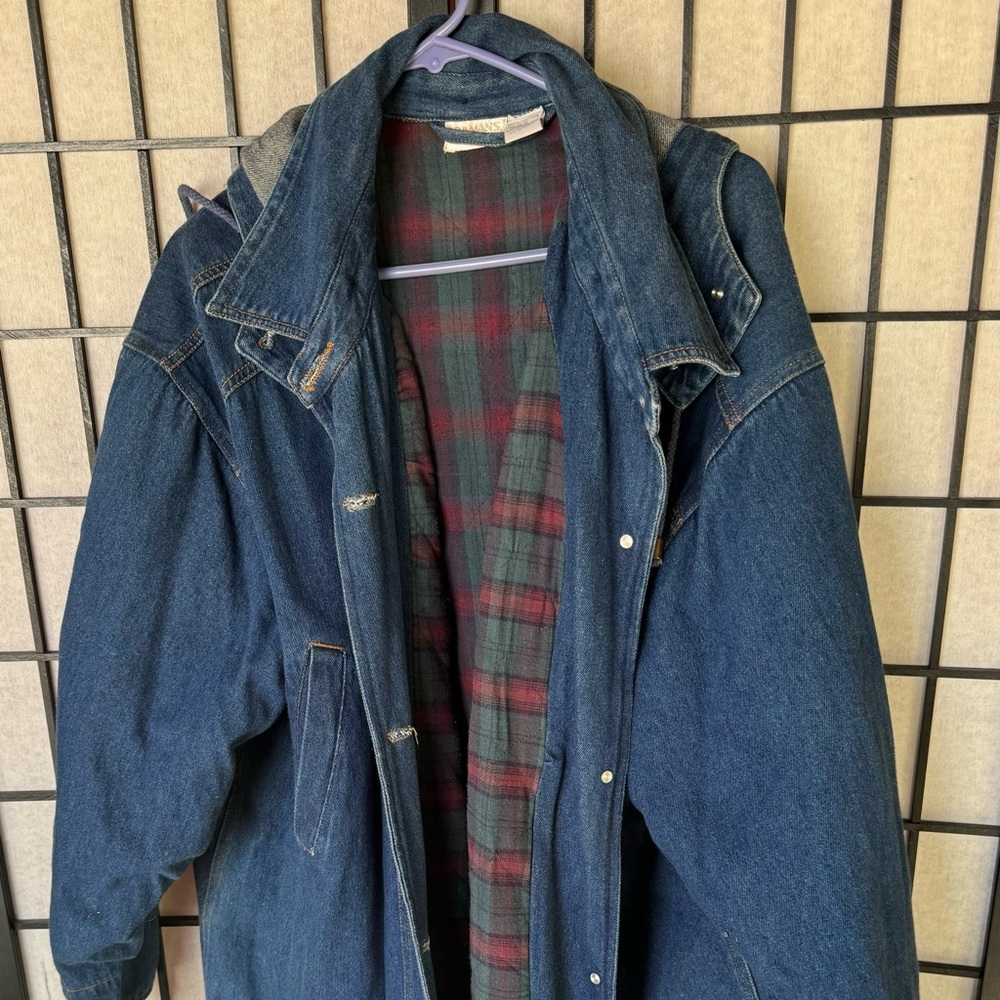 Mid/long length coat just in time for the cold winter. By Romans, denim 2X!